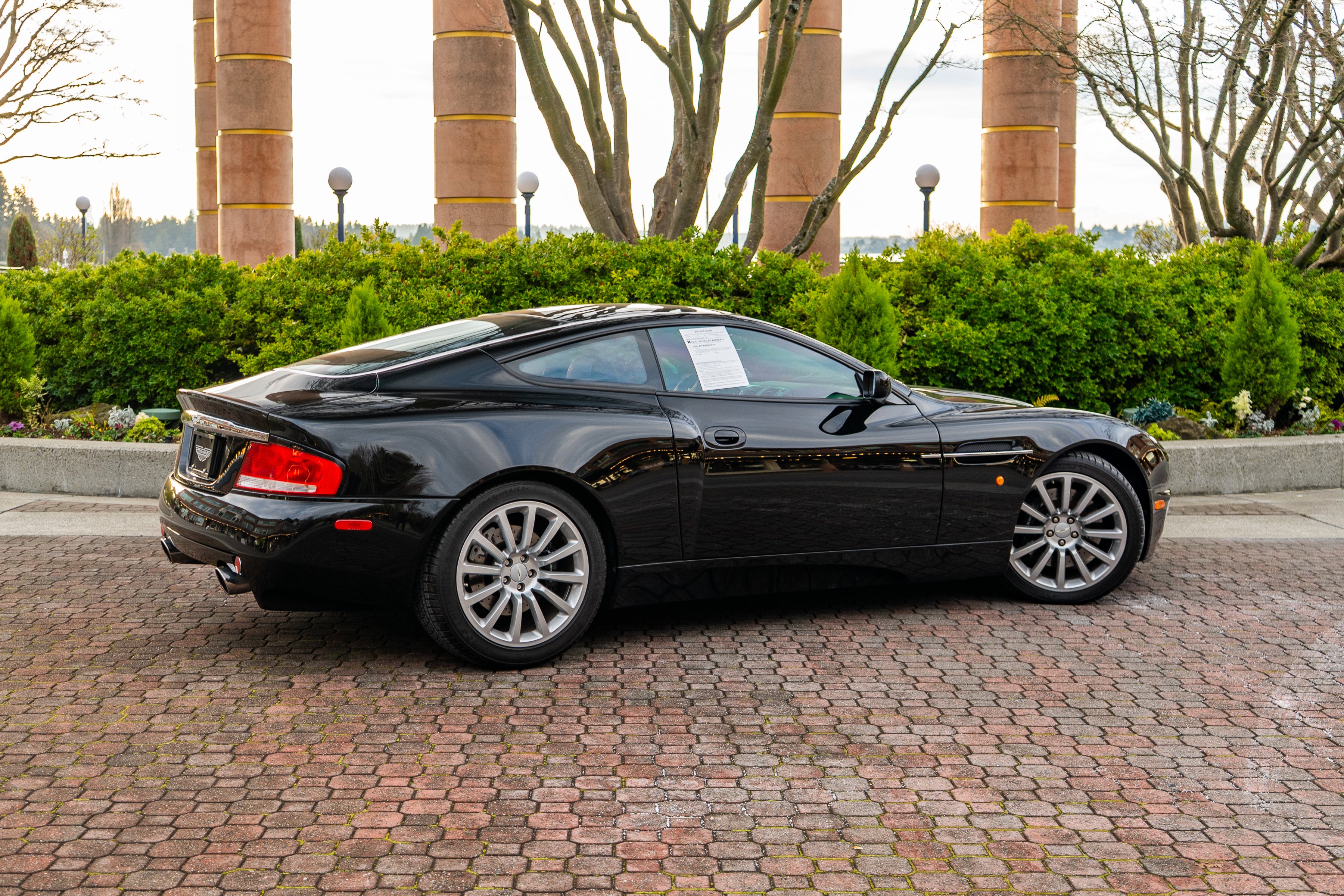 2002 Aston Martin Vanquish 2dr Cpe