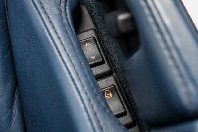 2005 Aston Martin DB9 2dr Cpe Manual