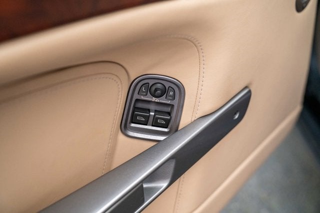 2005 Aston Martin DB9 2dr Cpe Manual