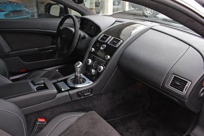 2011 Aston Martin V12 Vantage Carbon Black Editon