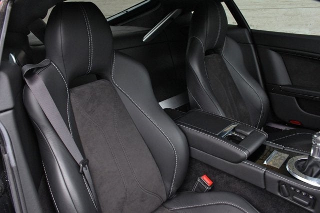 2011 Aston Martin V12 Vantage Carbon Black Editon