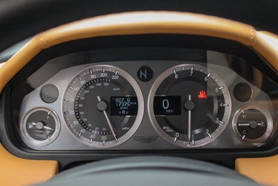 2012 Aston Martin V8 Vantage 2dr Cpe Sportshift