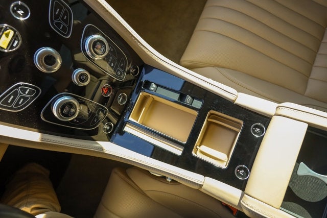 2016 Aston Martin DB9 GT