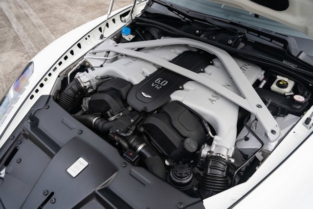 2015 Aston Martin DB9 2dr Volante Auto