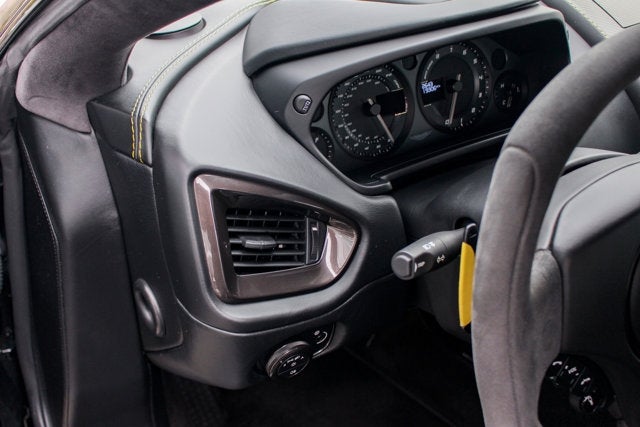 2015 Aston Martin Vanquish 2dr Cpe