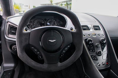 2015 Aston Martin Vanquish 2dr Cpe