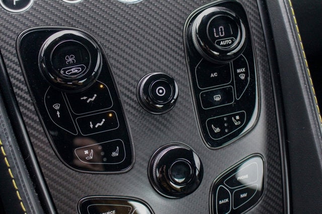 2015 Aston Martin Vanquish 2dr Cpe