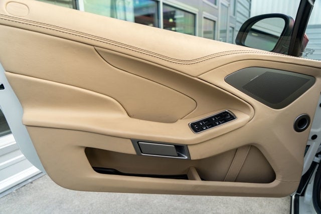 2016 Aston Martin Vanquish Carbon