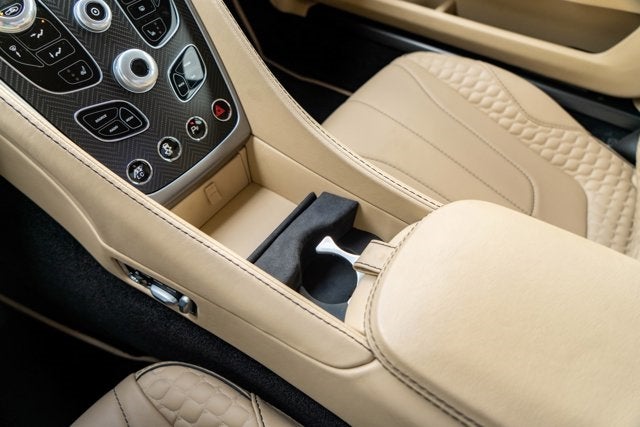 2016 Aston Martin Vanquish Carbon