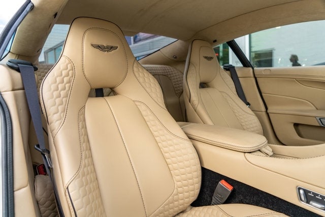 2016 Aston Martin Vanquish Carbon