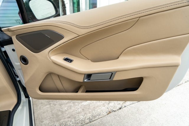 2016 Aston Martin Vanquish Carbon