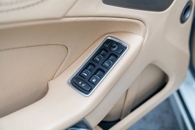 2016 Aston Martin Vanquish Carbon