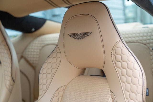 2016 Aston Martin Vanquish Carbon