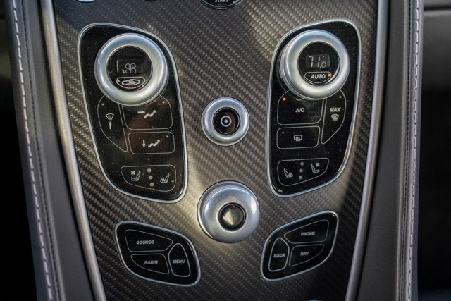 2016 Aston Martin Vanquish 2dr Cpe