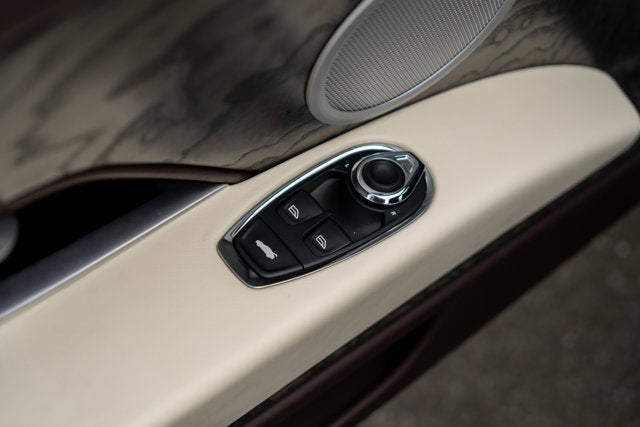 2021 Aston Martin DB11 V8