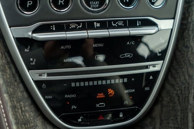 2021 Aston Martin DB11 V8