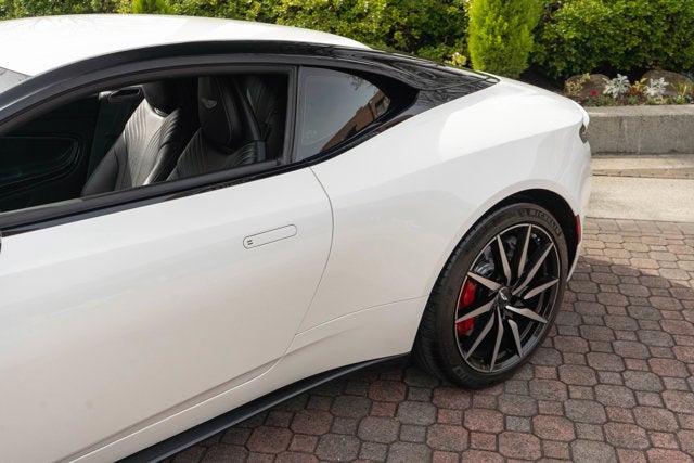 2021 Aston Martin DB11 V8