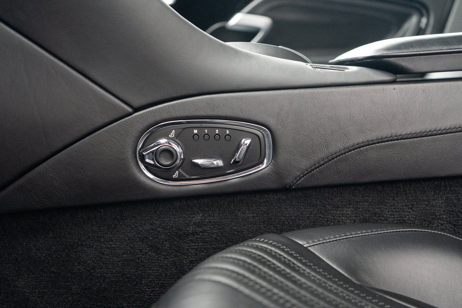 2019 Aston Martin DB11 V8