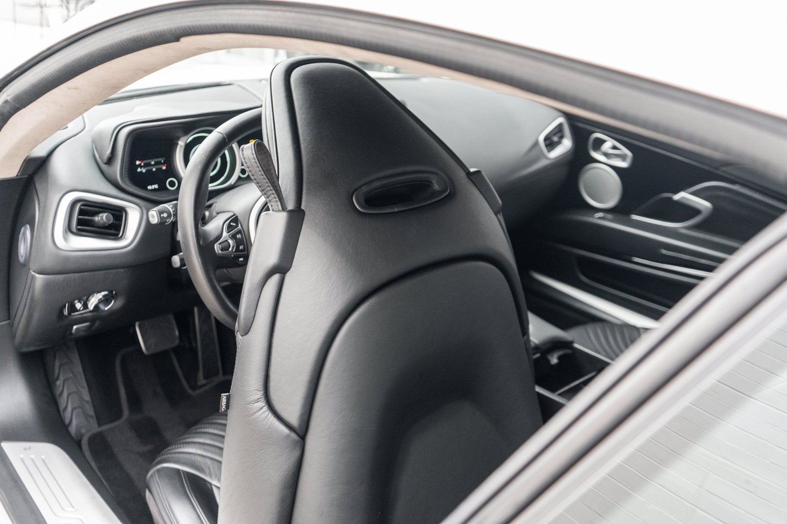 2019 Aston Martin DB11 V8