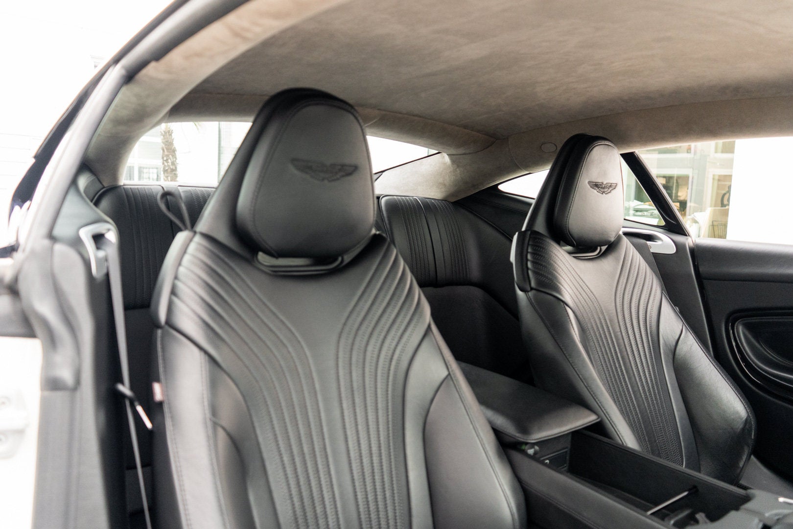 2019 Aston Martin DB11 V8