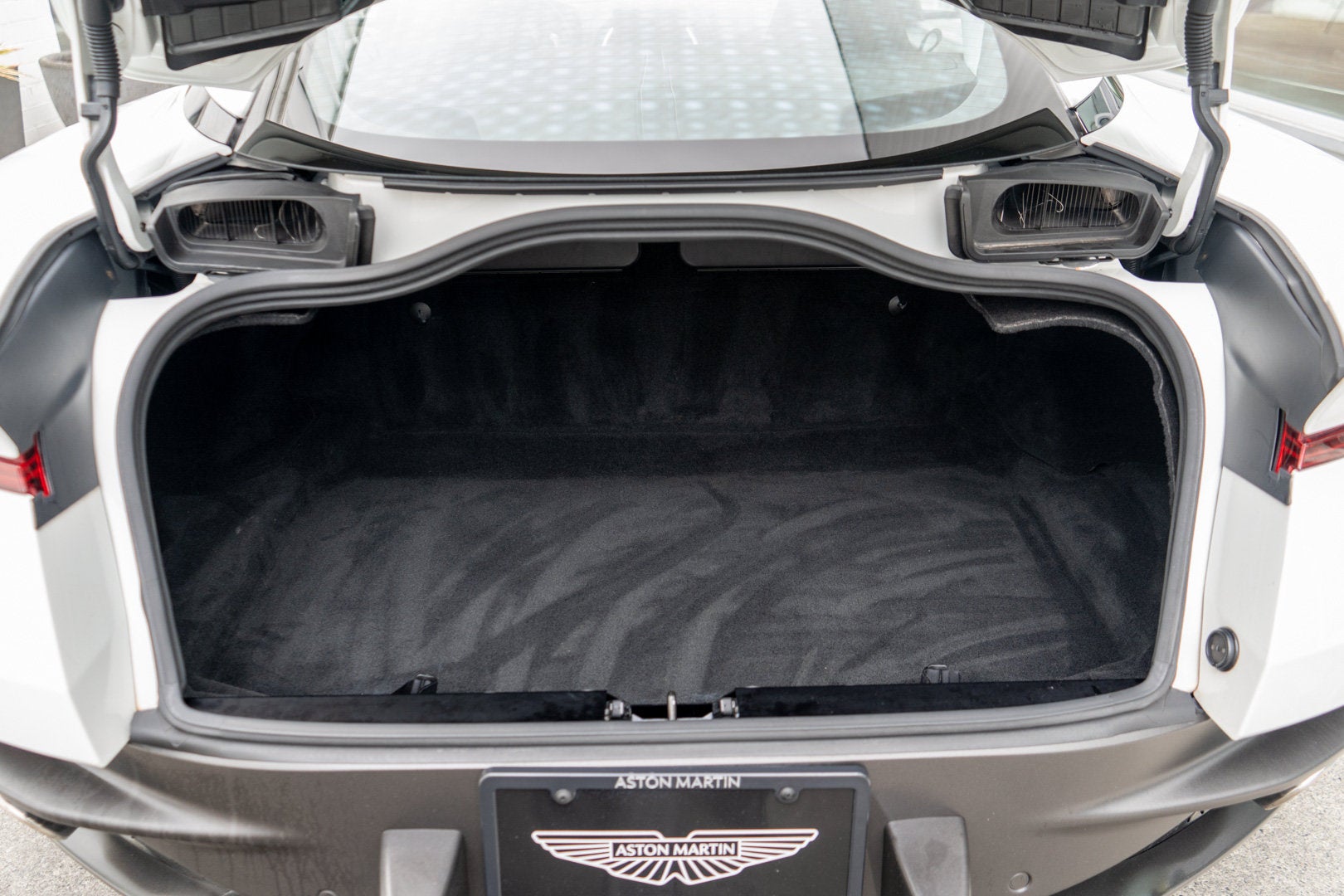 2019 Aston Martin DB11 V8