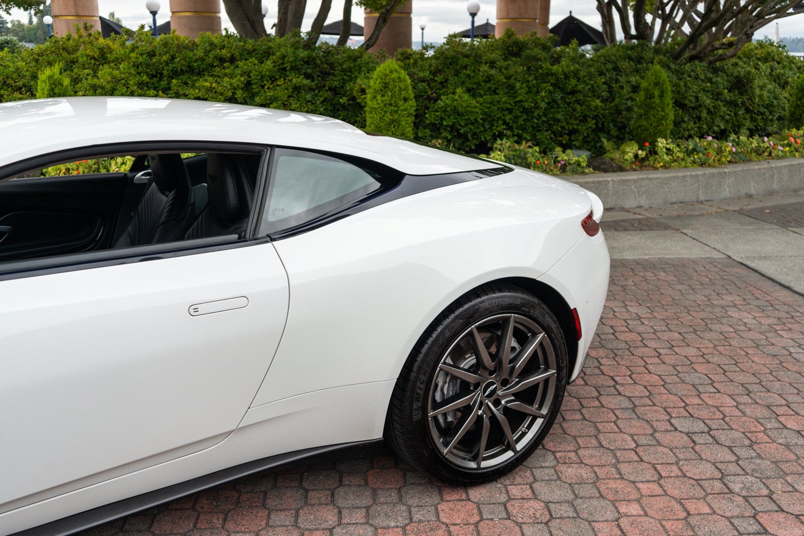 2019 Aston Martin DB11 V8