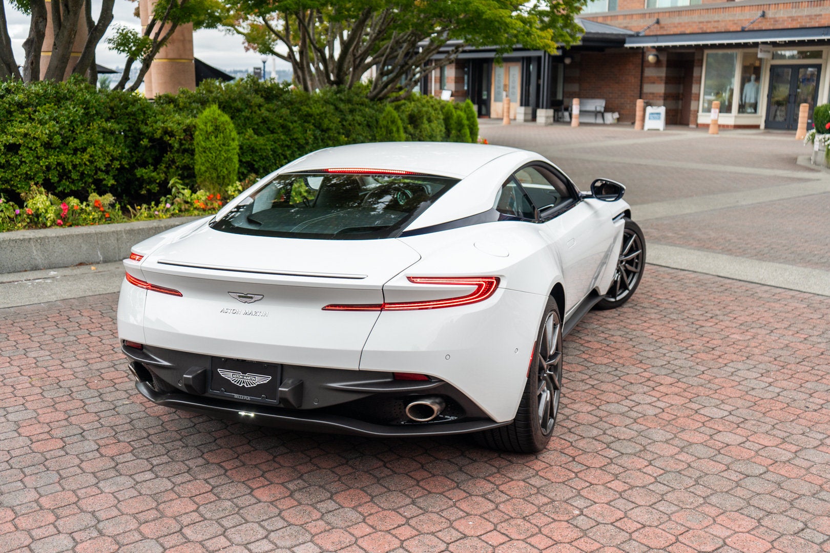 2019 Aston Martin DB11 V8