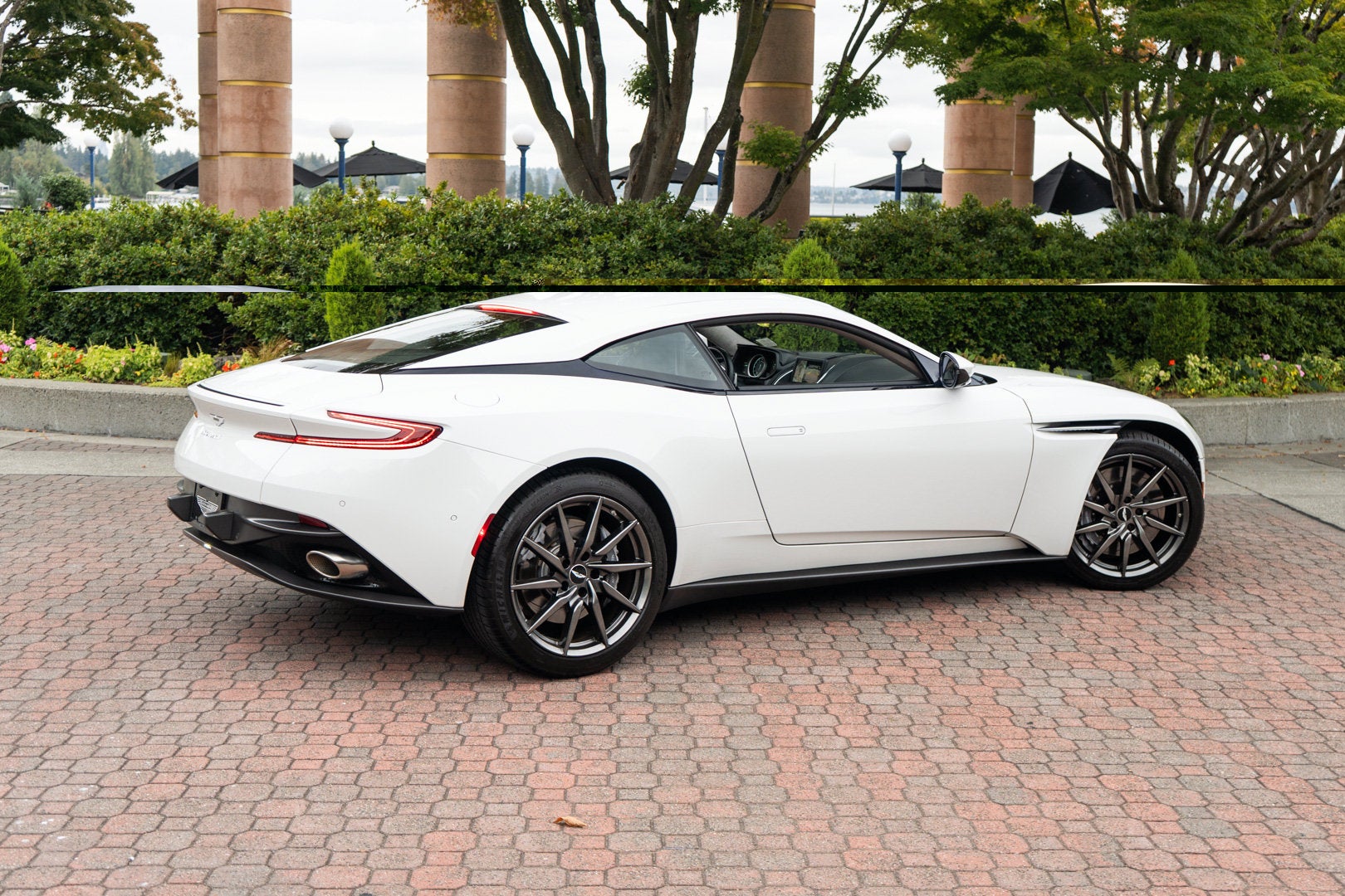 2019 Aston Martin DB11 V8