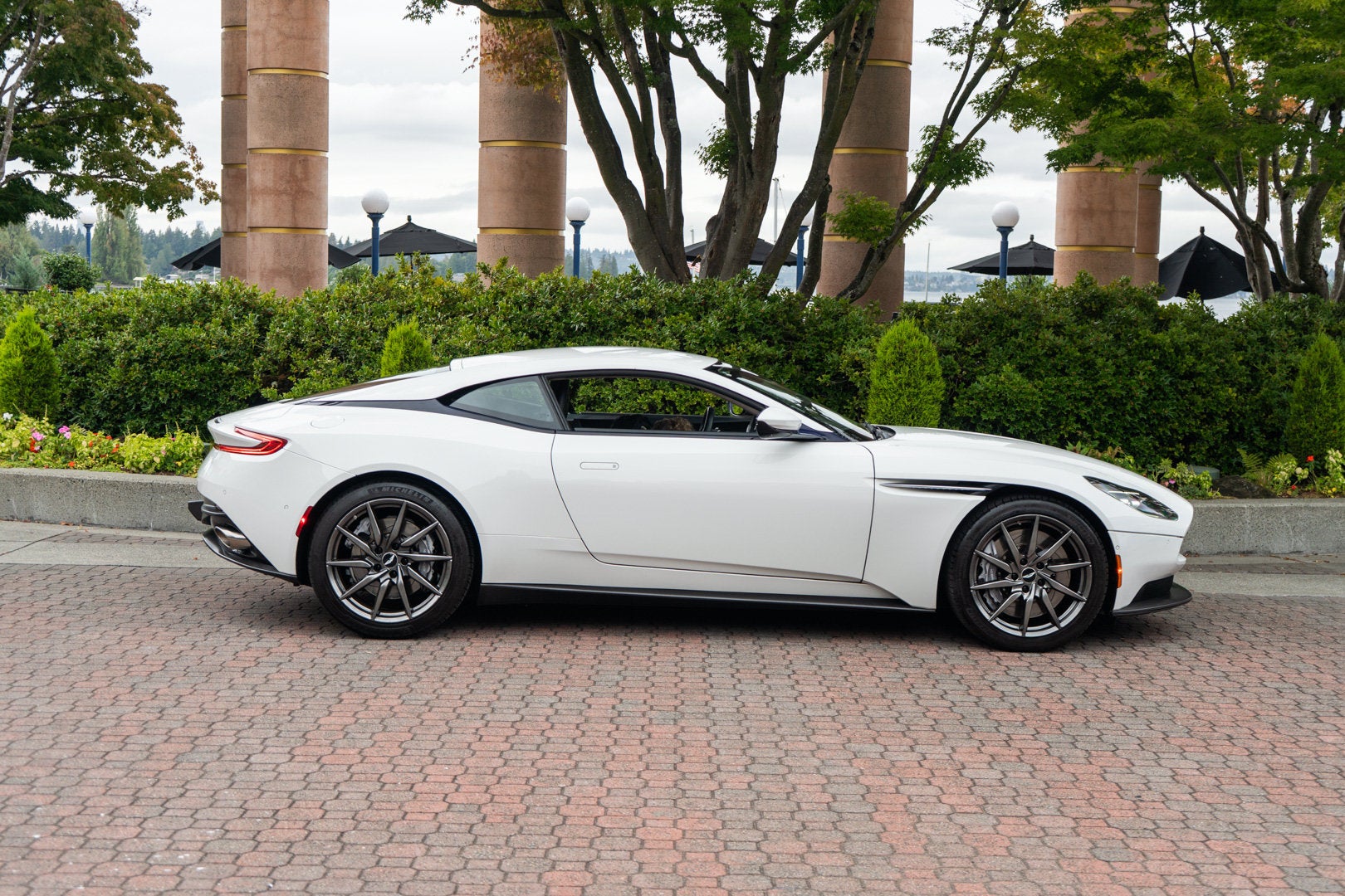 2019 Aston Martin DB11 V8