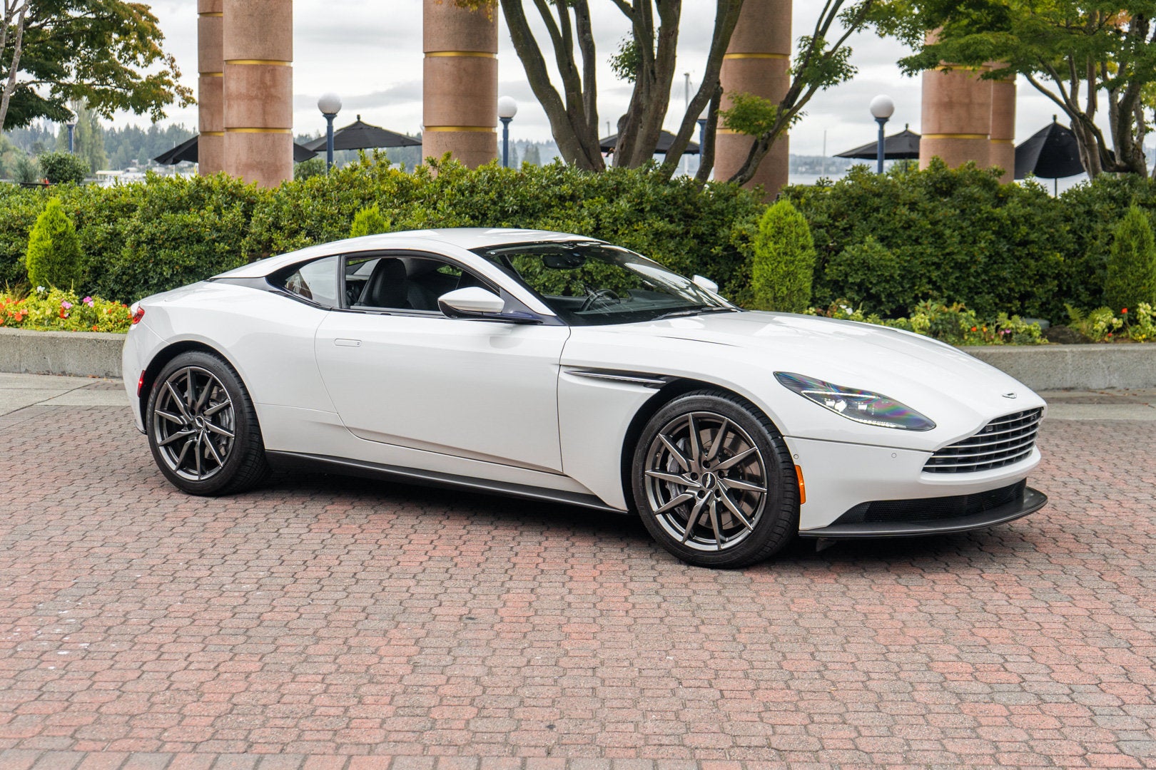 2019 Aston Martin DB11 V8