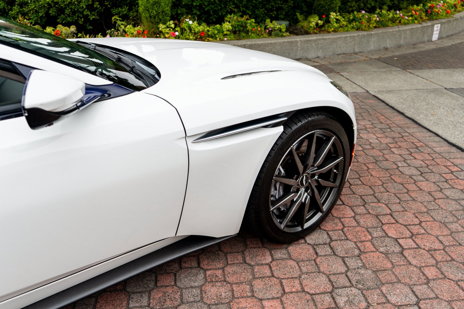 2019 Aston Martin DB11 V8