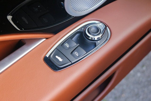 2021 Aston Martin DB11 V8