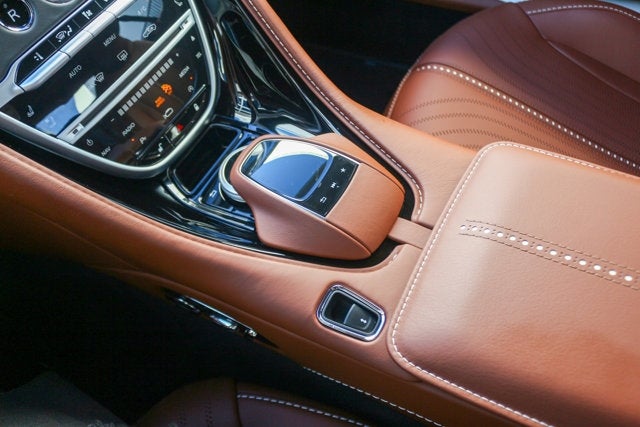 2021 Aston Martin DB11 V8