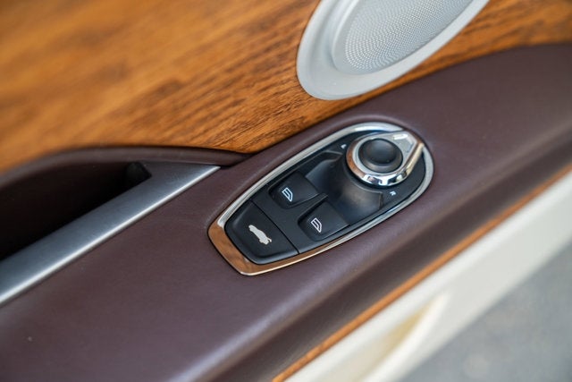 2019 Aston Martin DB11 V8