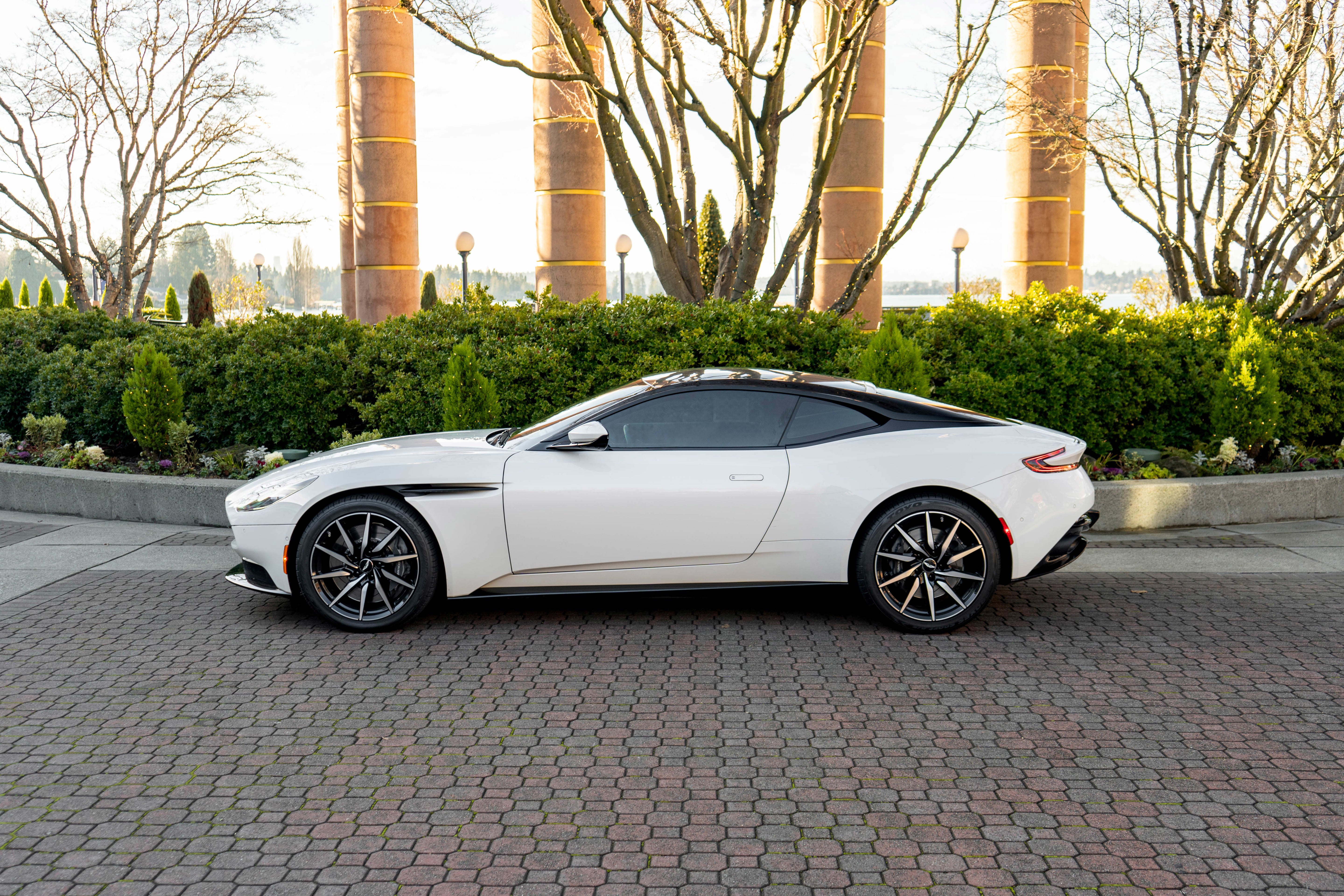 2019 Aston Martin DB11 V8