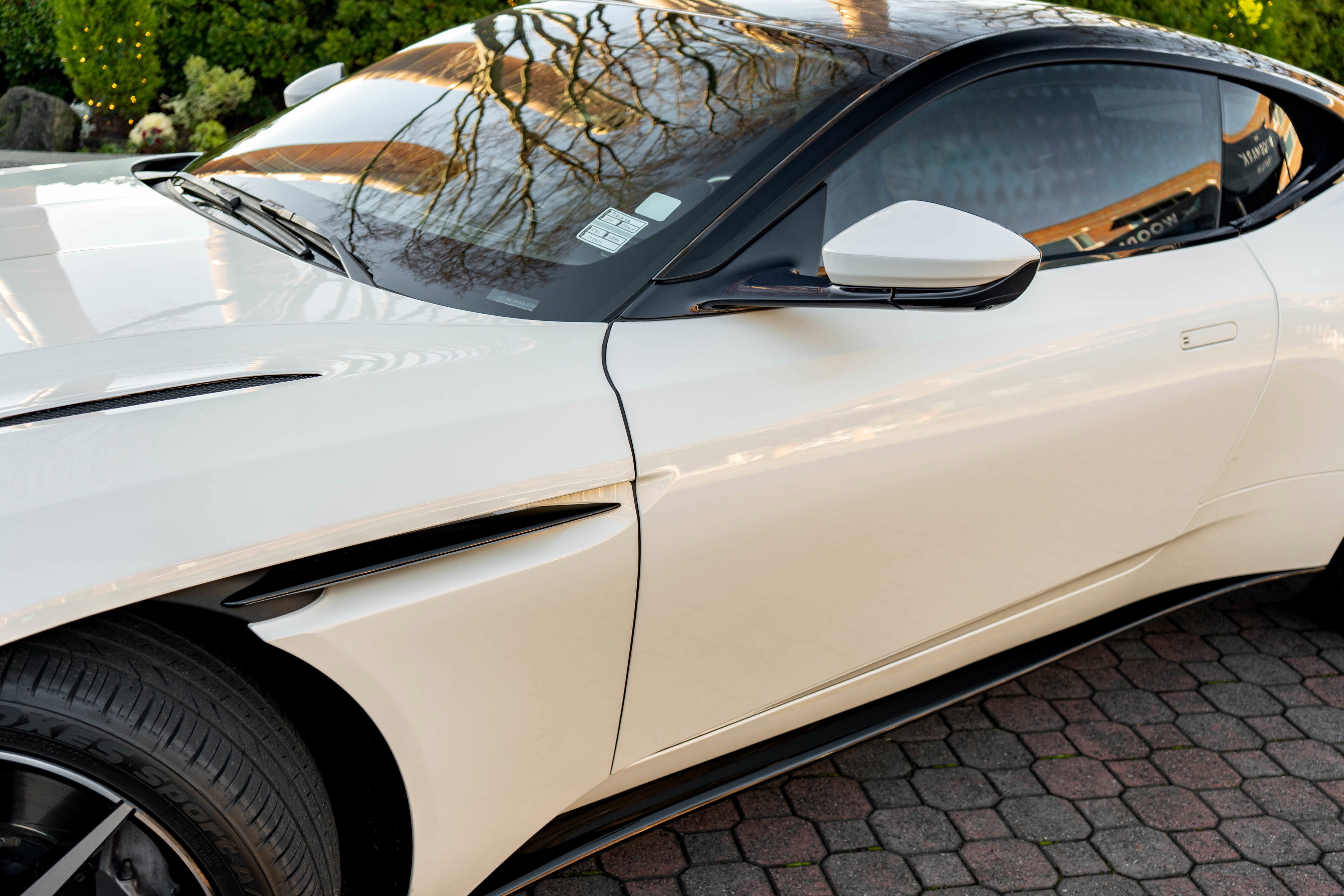 2019 Aston Martin DB11 V8