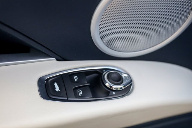 2021 Aston Martin DB11 Volante