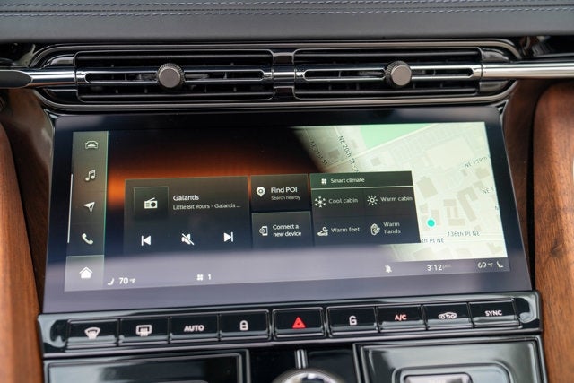 2024 Aston Martin DB12 Volante