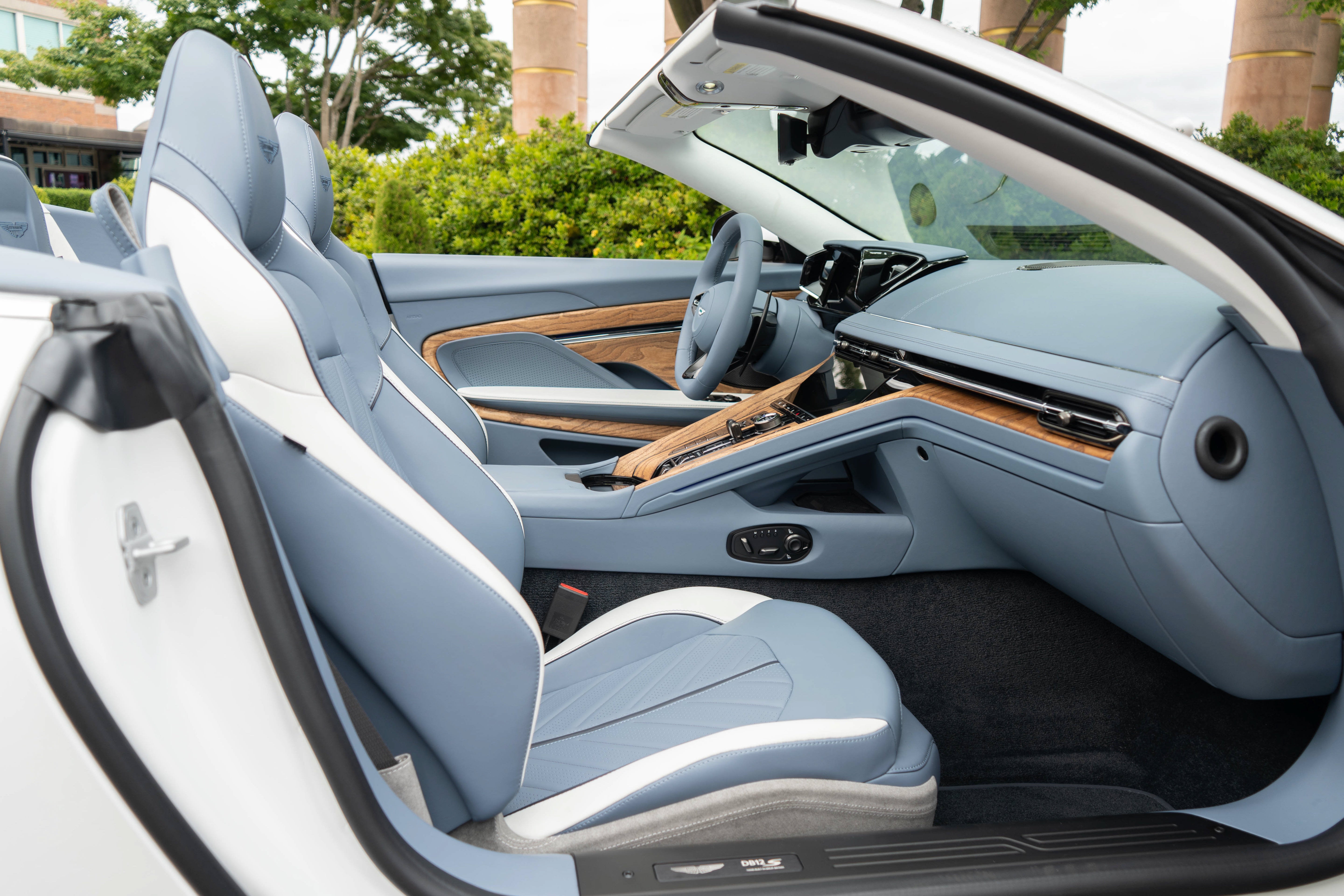 2026 Aston Martin DB12 S Volante Volante