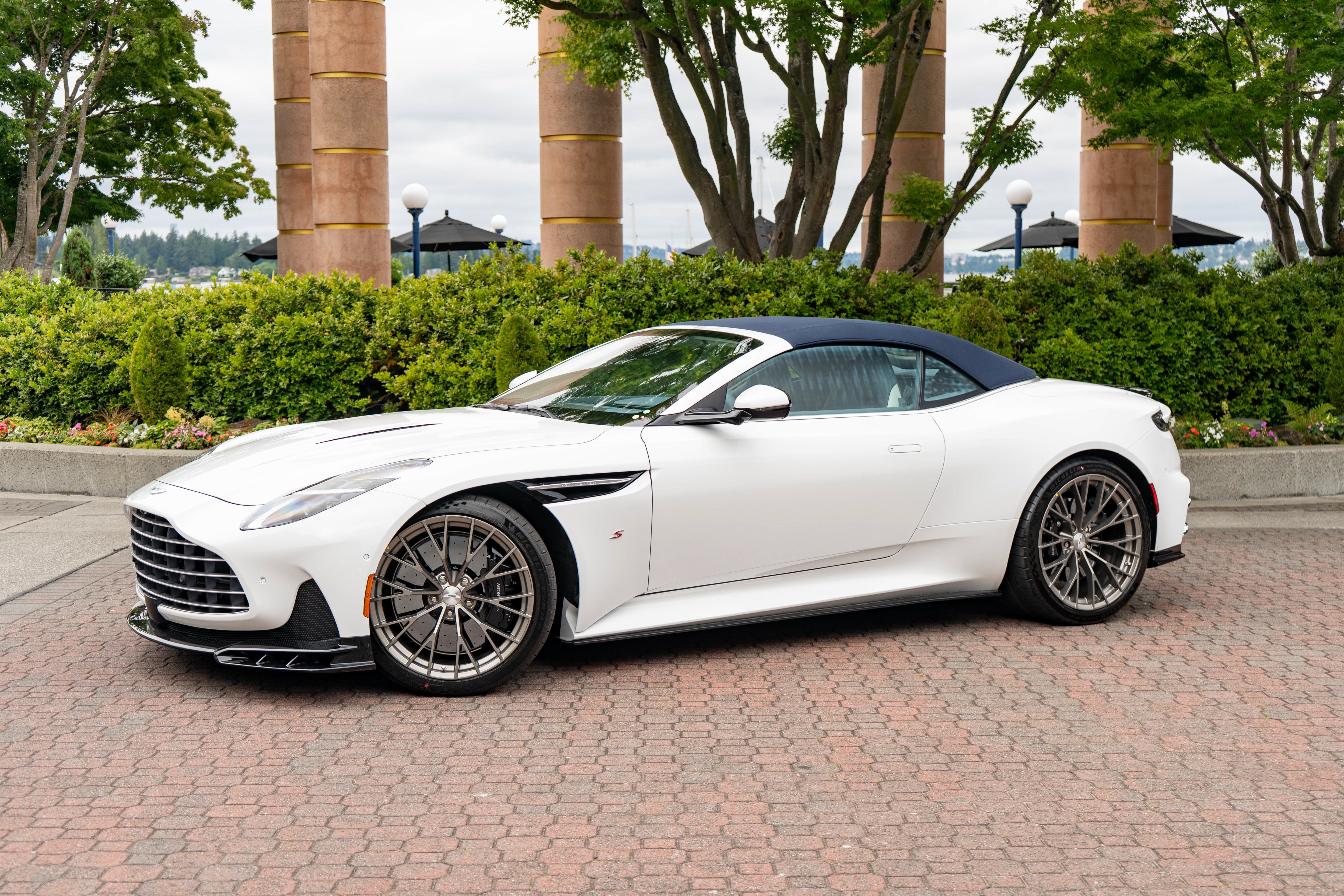 2026 Aston Martin DB12 S Volante Volante