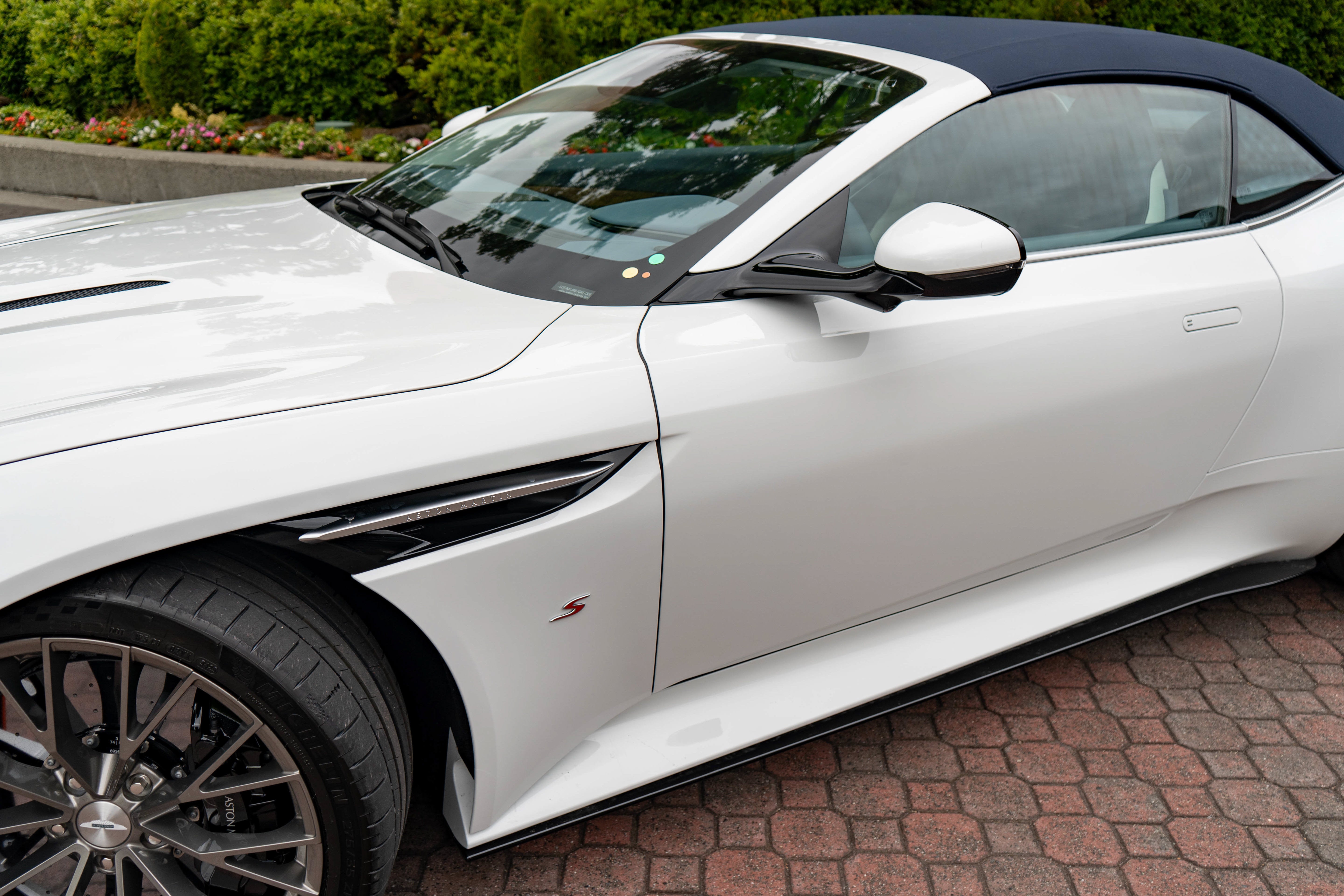 2026 Aston Martin DB12 S Volante Volante