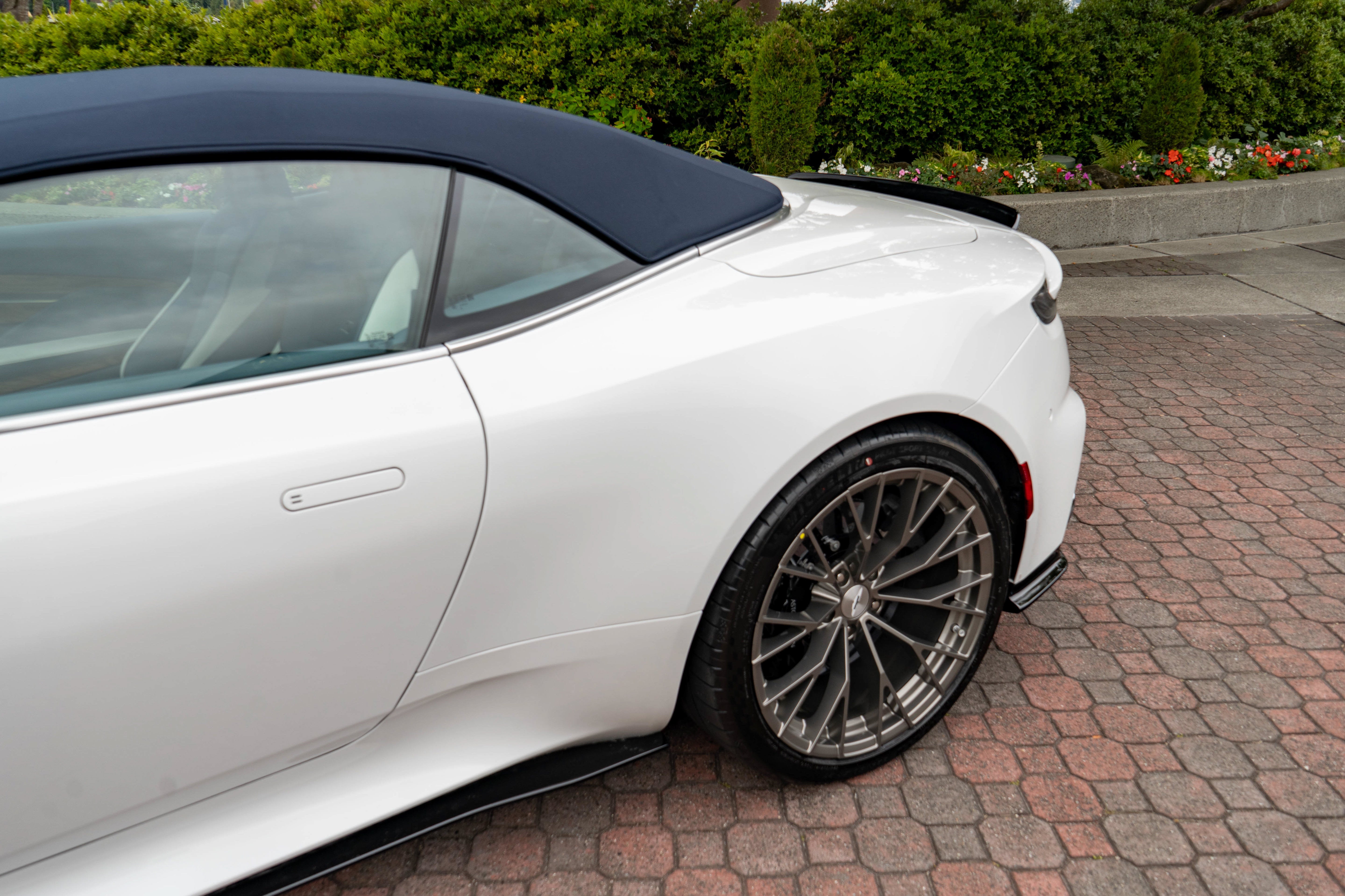2026 Aston Martin DB12 S Volante Volante