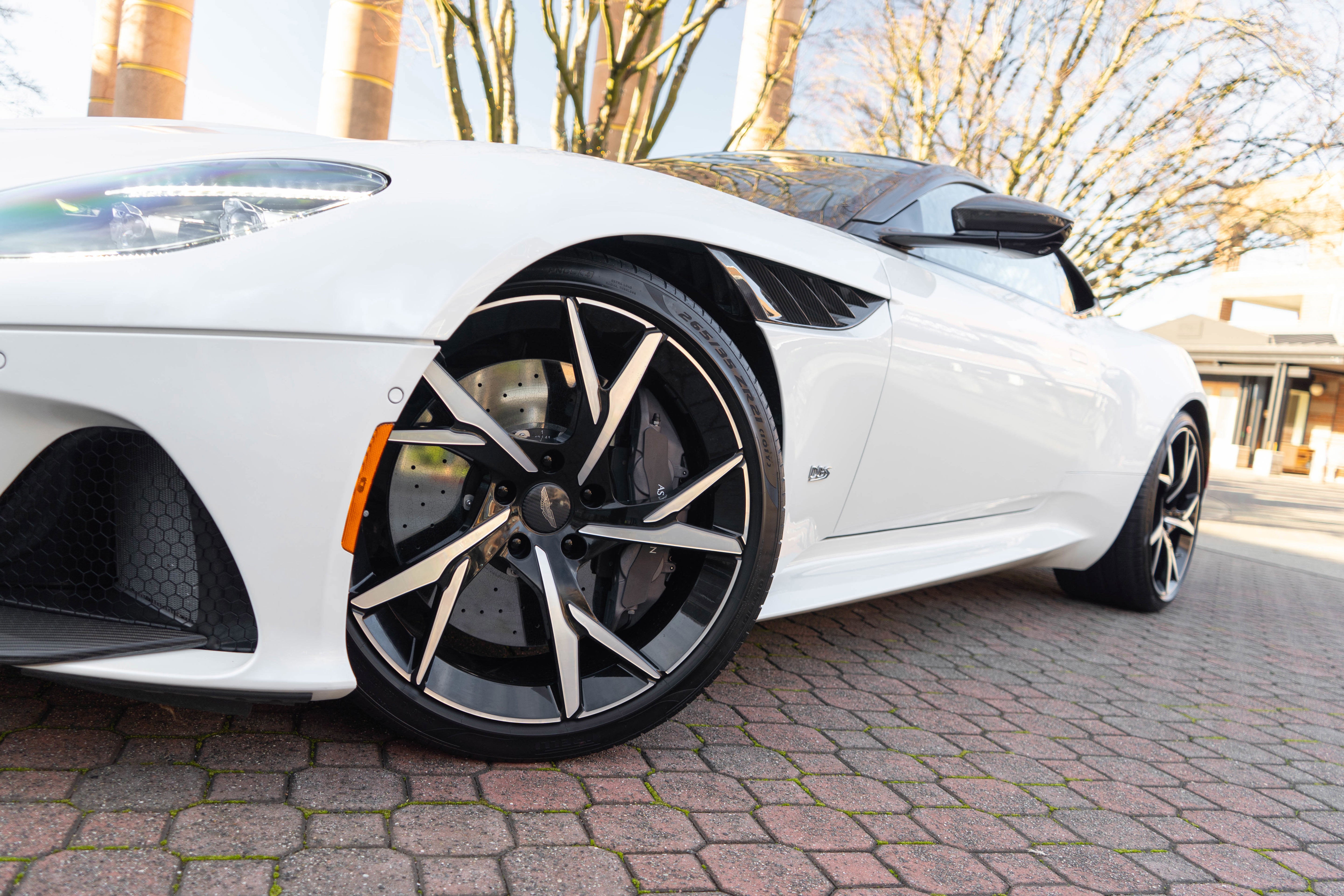 2019 Aston Martin DBS Superleggera