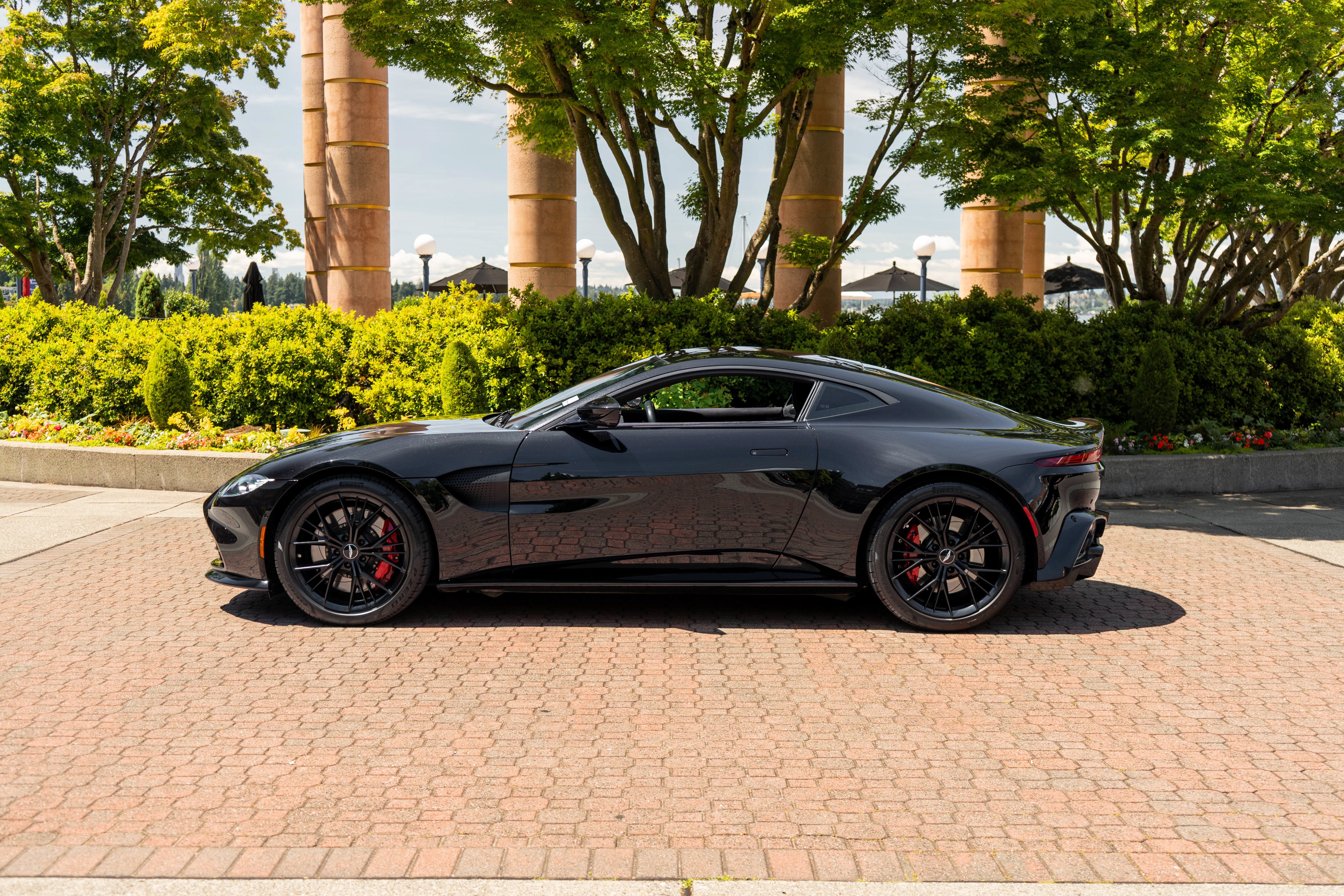 2021 Aston Martin Vantage Coupe Automatic