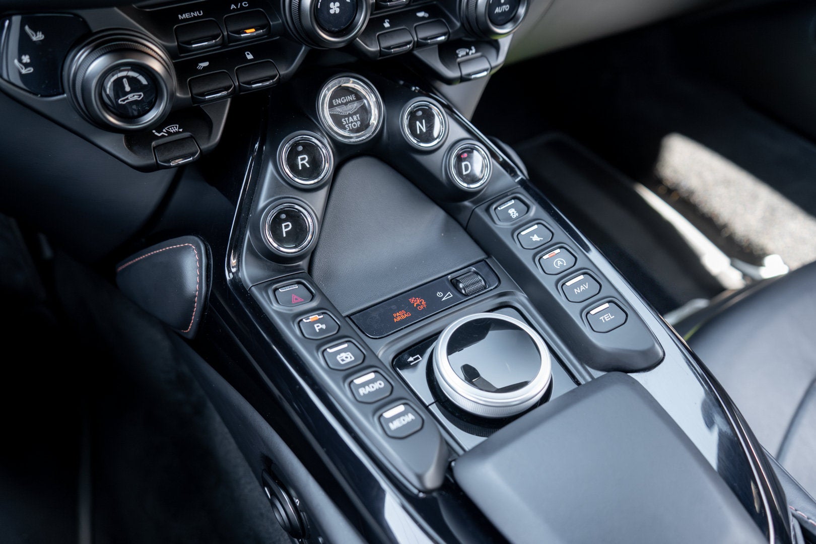 2023 Aston Martin Vantage Roadster