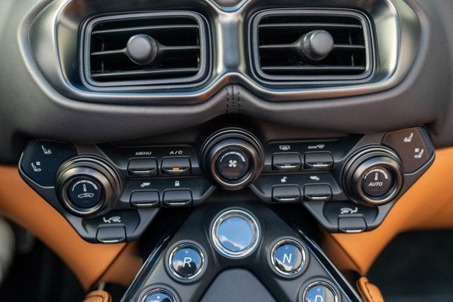 2022 Aston Martin Vantage Roadster