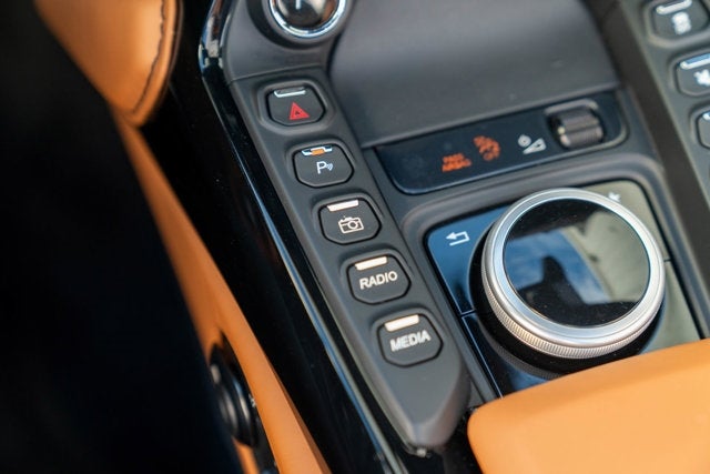 2022 Aston Martin Vantage Roadster