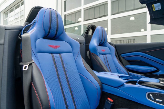 2022 Aston Martin Vantage Roadster