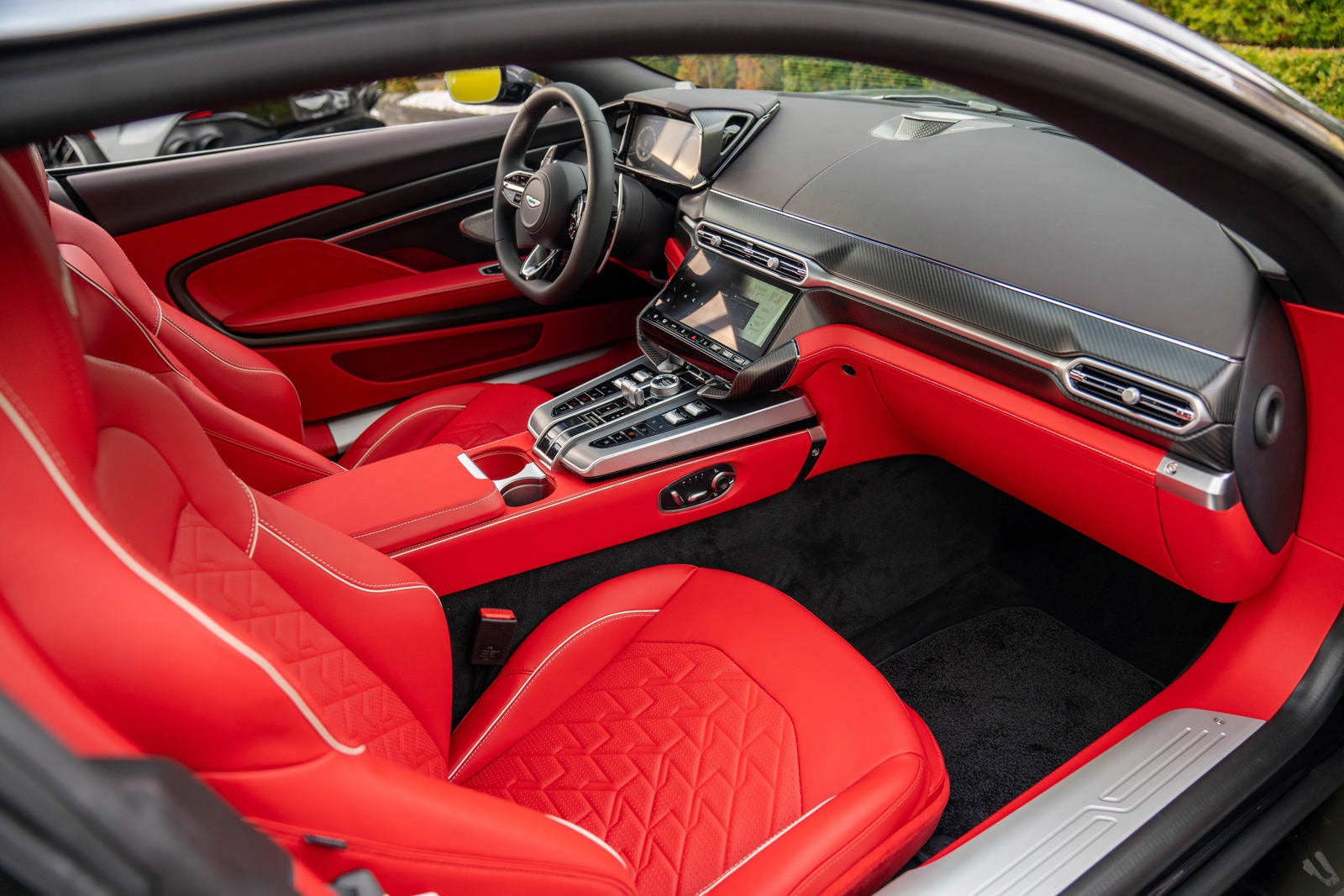 2025 Aston Martin Vanquish Coupe