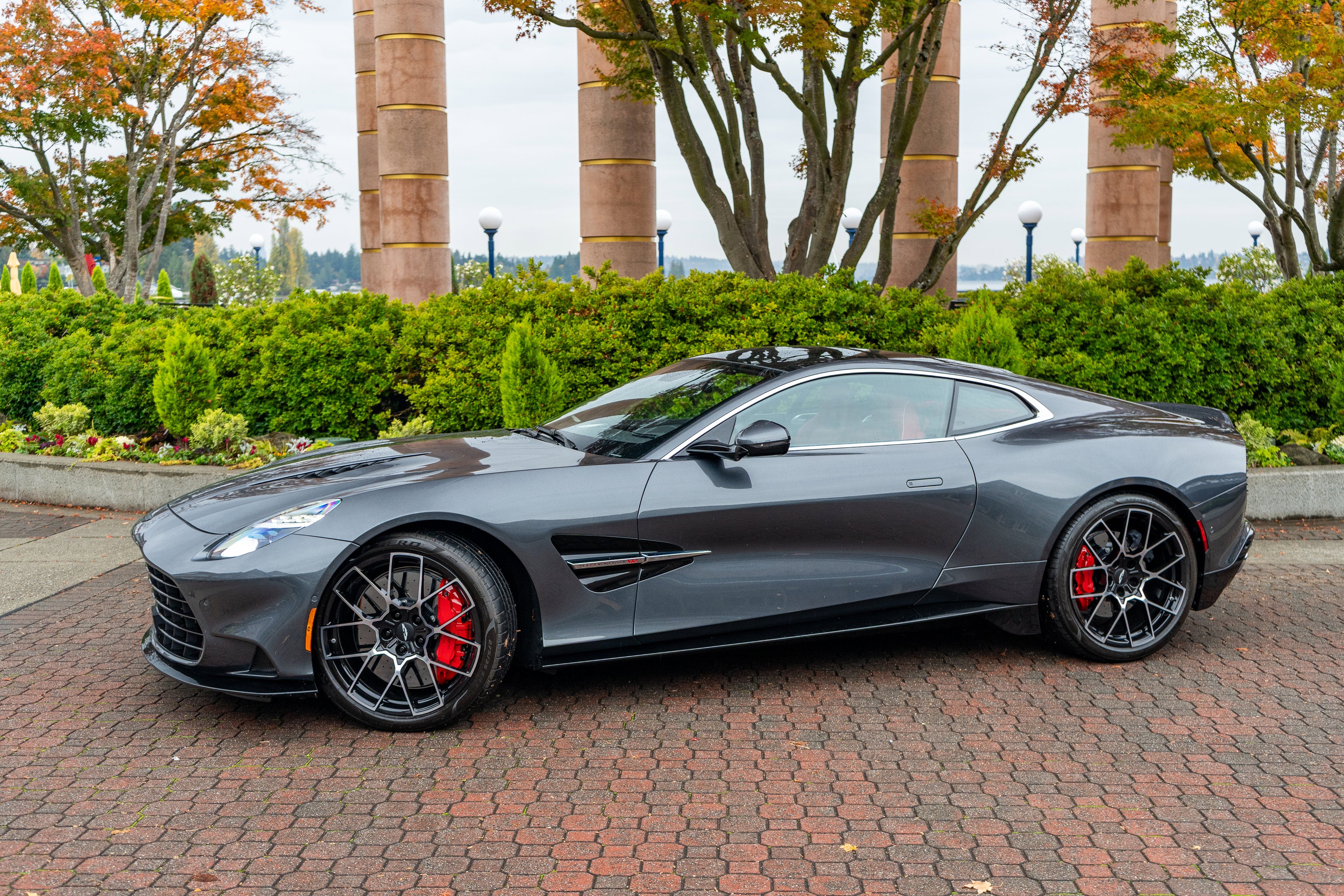 2025 Aston Martin Vanquish Coupe